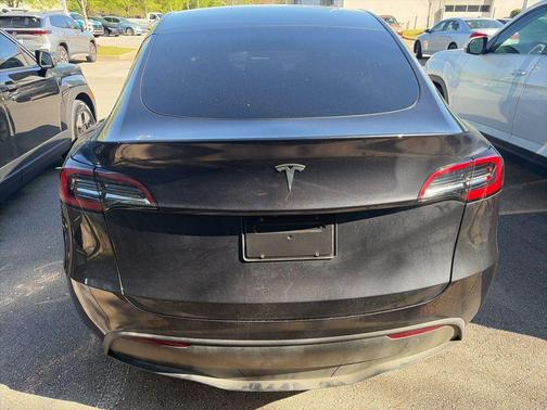 Deep Blue Metallic 2024 Tesla Model Y Long Range Single Motor Rear-Wheel Drive