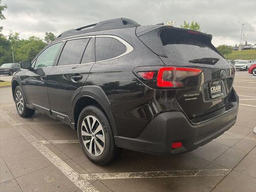 Crystal Black Silica 2025 Subaru Outback Premium