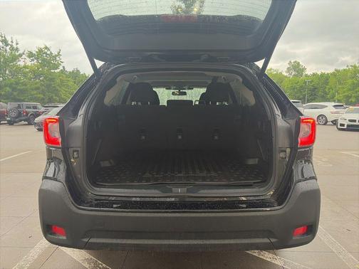 Crystal Black Silica 2025 Subaru Outback Premium