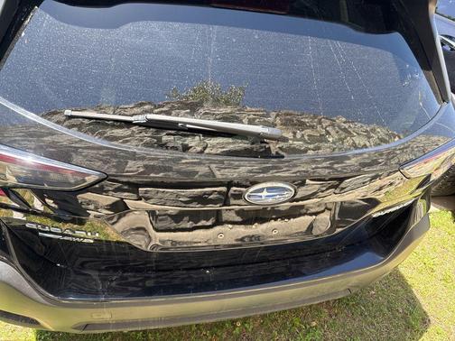 Crystal Black Silica 2025 Subaru Outback Premium