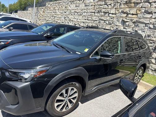 Crystal Black Silica 2025 Subaru Outback Premium