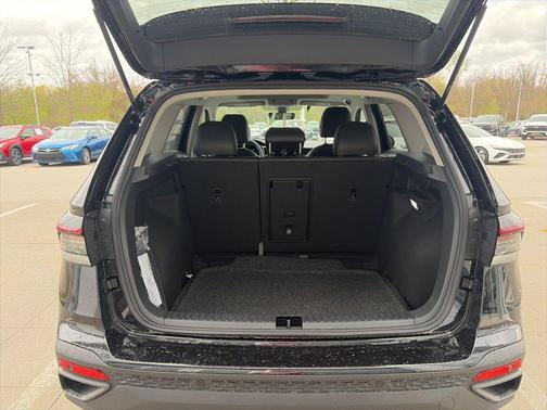 Black 2026 Volkswagen Taos SE Black