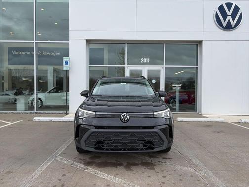 Black 2026 Volkswagen Taos SE Black