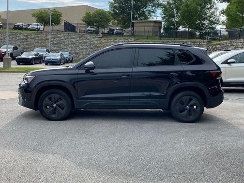 Deep Black 2025 Volkswagen Taos 1.5T S