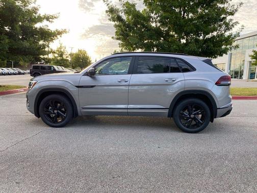 Mist 2026 Volkswagen Atlas Cross Sport 2.0T SEL R-Line Black