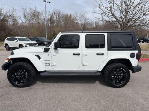 Bright White Clearcoat 2022 Jeep Wrangler Unlimited 4xe Sahara