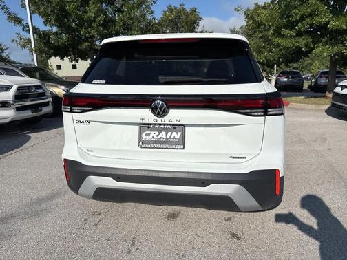 2025 Volkswagen Tiguan 2.0T SE 4MOTION