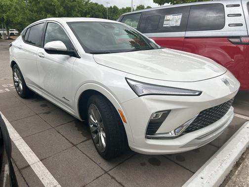 White Frost 2025 Buick Envista Avenir FWD
