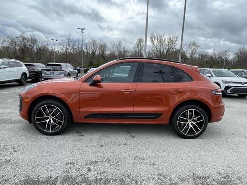 2022 Porsche Macan Base