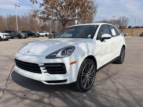 2023 Porsche Cayenne Platinum Edition