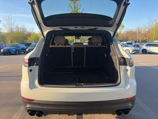 2023 Porsche Cayenne Platinum Edition