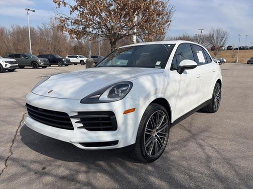 2023 Porsche Cayenne Platinum Edition