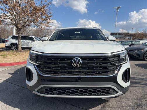 White Pearl 2026 Volkswagen Atlas Cross Sport 2.0T SE w/Technology 4MOTION