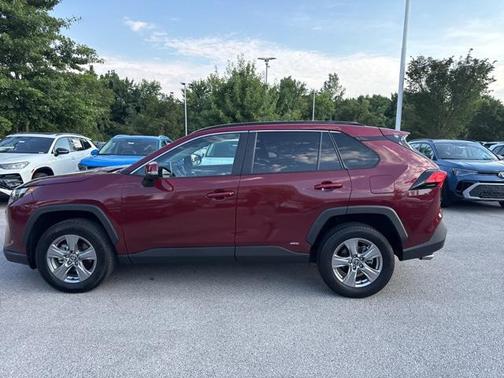 2025 Toyota RAV4 Hybrid XLE