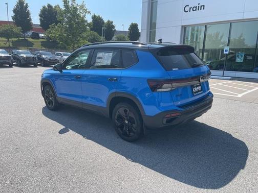 2025 Volkswagen Taos 1.5T SE Black