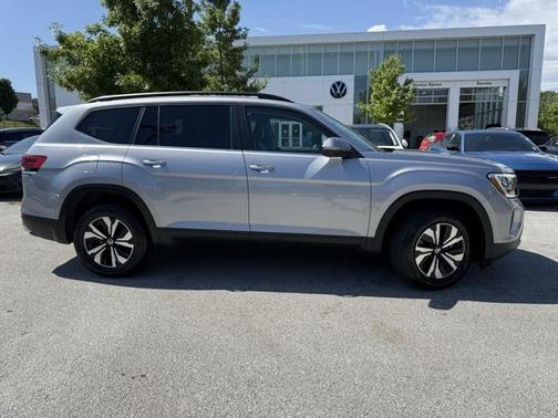 2024 Volkswagen Atlas 2.0T SE