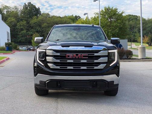 Onyx Black 2025 GMC Sierra 1500 SLE