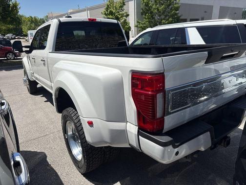 White Metallic 2022 Ford F-450 Limited