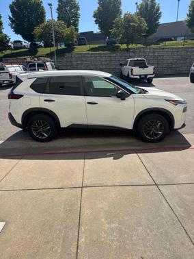 Glacier White 2021 Nissan Rogue S