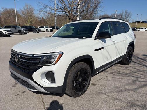 White Pearl 2026 Volkswagen Atlas Peak Edition