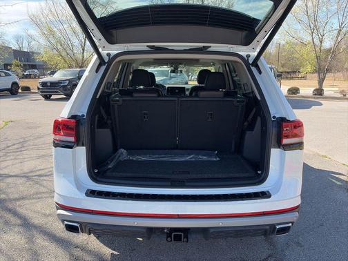 White Pearl 2026 Volkswagen Atlas Peak Edition