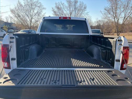 2021 RAM 1500 Classic Warlock Crew Cab 4x4 5'7' Box
