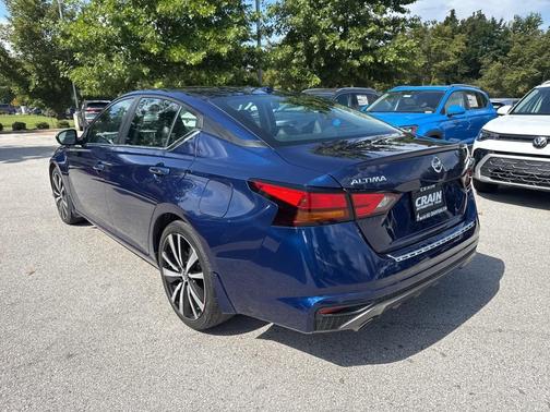 2022 Nissan Altima SR FWD