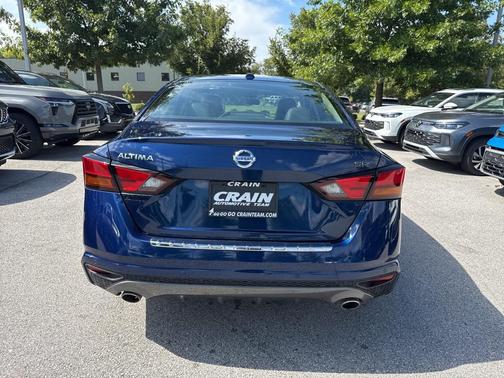 2022 Nissan Altima SR FWD