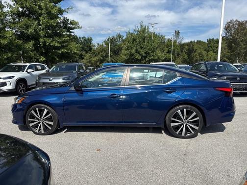 2022 Nissan Altima SR FWD