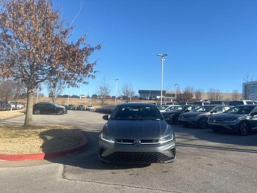 Platinum 2026 Volkswagen Jetta 1.4T S