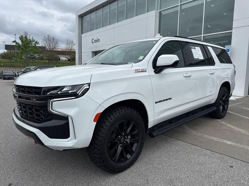 Summit White 2022 Chevrolet Suburban 4WD Z71