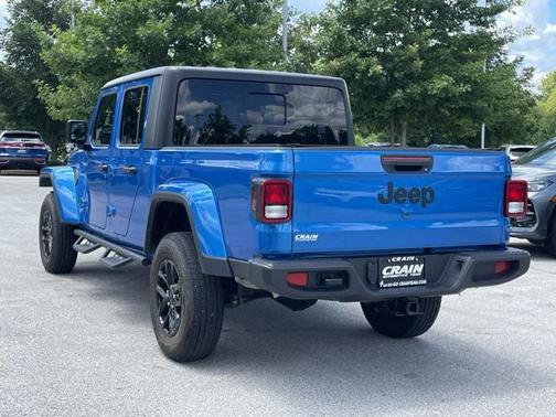 2022 Jeep Gladiator Sport S
