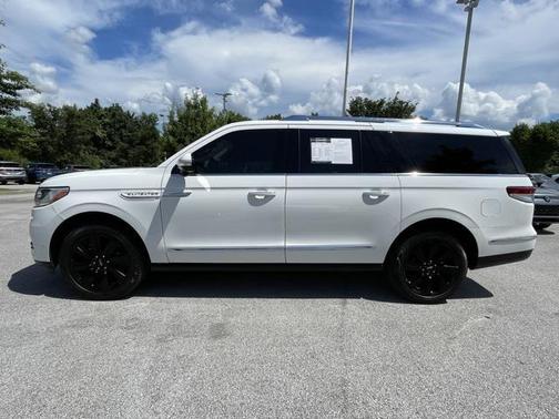 2023 Lincoln Navigator Reserve