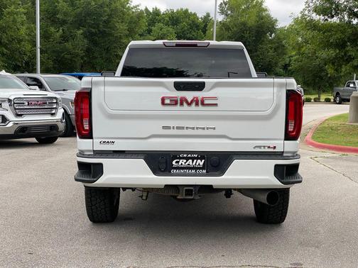 Summit White 2022 GMC Sierra 2500 AT4