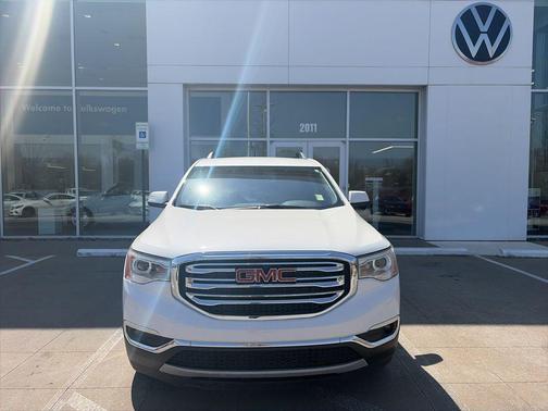 White Frost Tricoat 2019 GMC Acadia SLT-1