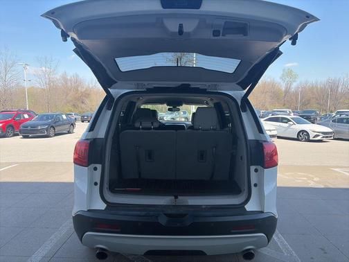 White Frost Tricoat 2019 GMC Acadia SLT-1