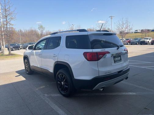 White Frost Tricoat 2019 GMC Acadia SLT-1