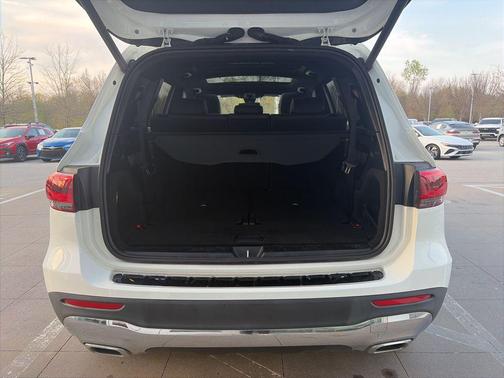 White 2023 Mercedes-Benz GLB 250 4MATIC