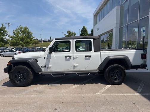 Bright White Clearcoat 2022 Jeep Gladiator Sport