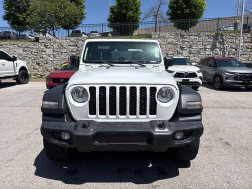 Bright White Clearcoat 2022 Jeep Gladiator Sport