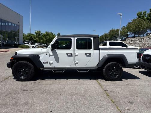 Bright White Clearcoat 2022 Jeep Gladiator Sport