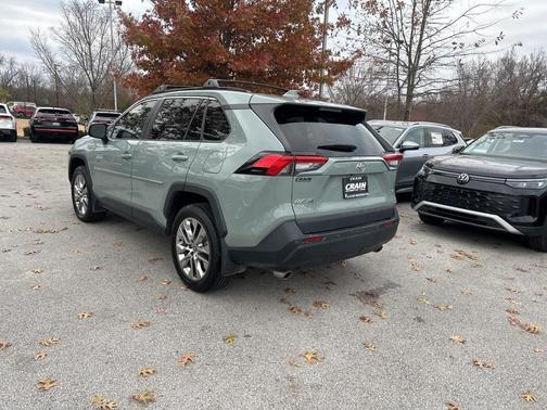 2022 Toyota RAV4 XLE Premium