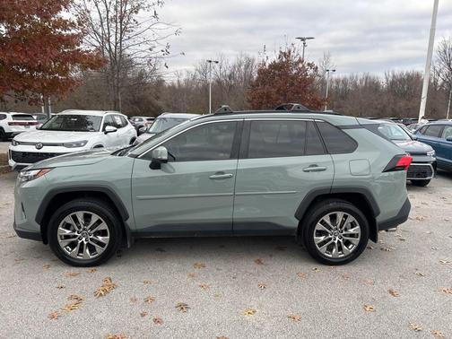 2022 Toyota RAV4 XLE Premium