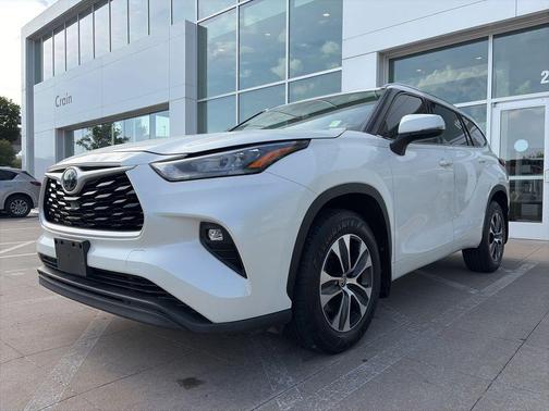 Blizzard Pearl 2020 Toyota Highlander XLE