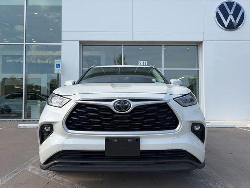 Blizzard Pearl 2020 Toyota Highlander XLE