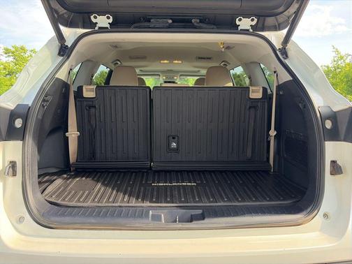 Blizzard Pearl 2020 Toyota Highlander XLE