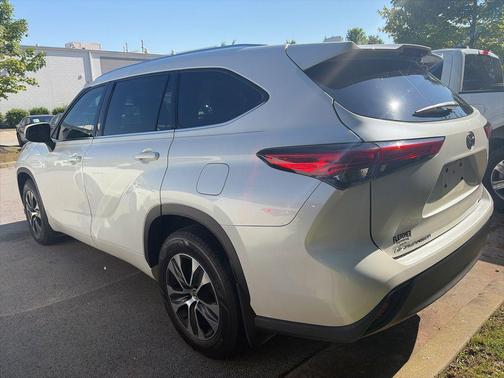 Blizzard Pearl 2020 Toyota Highlander XLE
