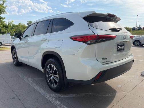 Blizzard Pearl 2020 Toyota Highlander XLE