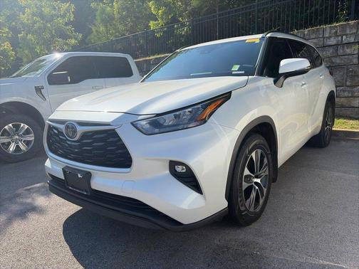Blizzard Pearl 2020 Toyota Highlander XLE