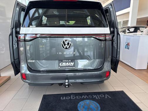 2025 Volkswagen ID. Buzz Pro S Plus with 4MOTION